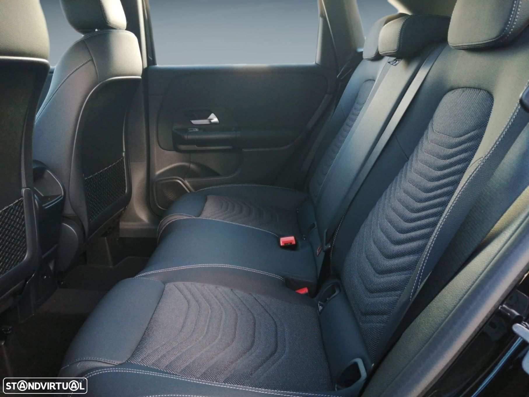 Mercedes-Benz B 250 e - 12