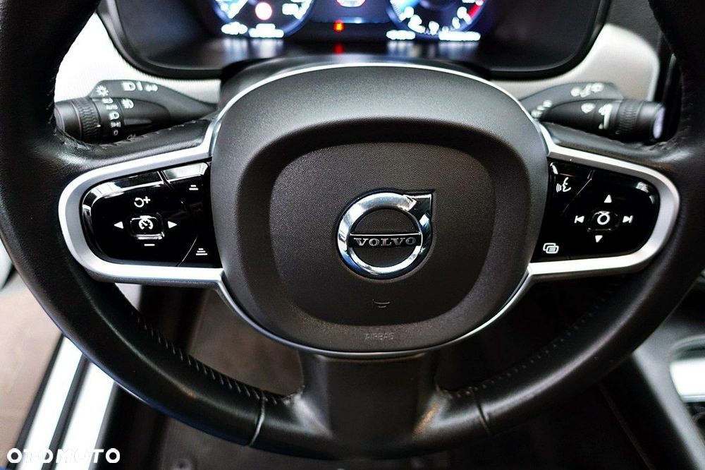 Volvo V90 Cross Country - 19