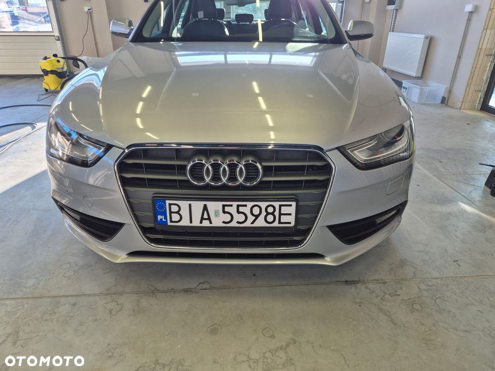 Audi A4 Limousine - 5