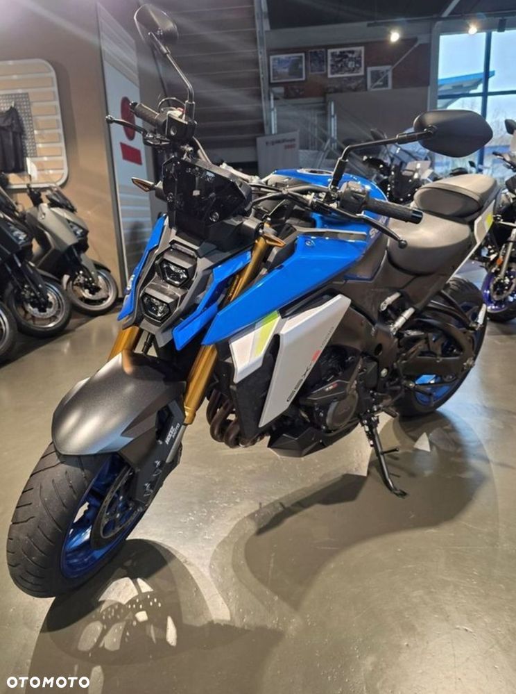 Suzuki GSX 1000 - 6