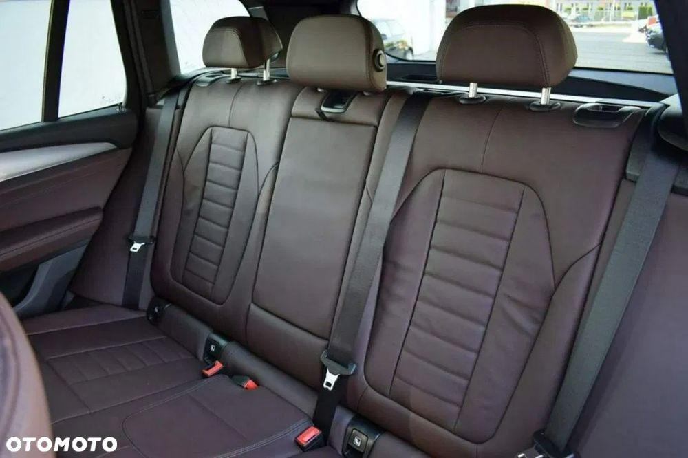 BMW X3 xDrive20d - 9