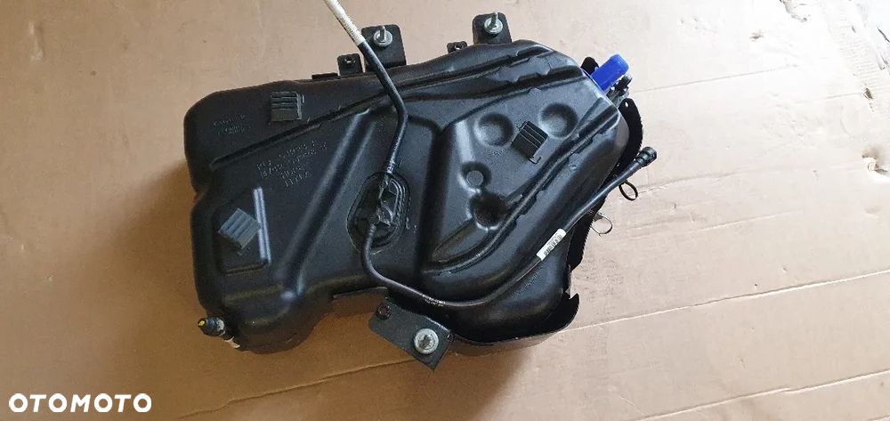 ZBIORNIK ADBLUE RANGE ROVER LIFT II 3.0D 2019 2020 2021R - 2