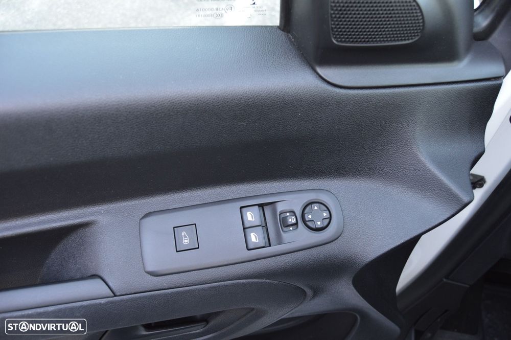 Peugeot Partner FlexCab L2 EHZ EAT8 Pro - 17
