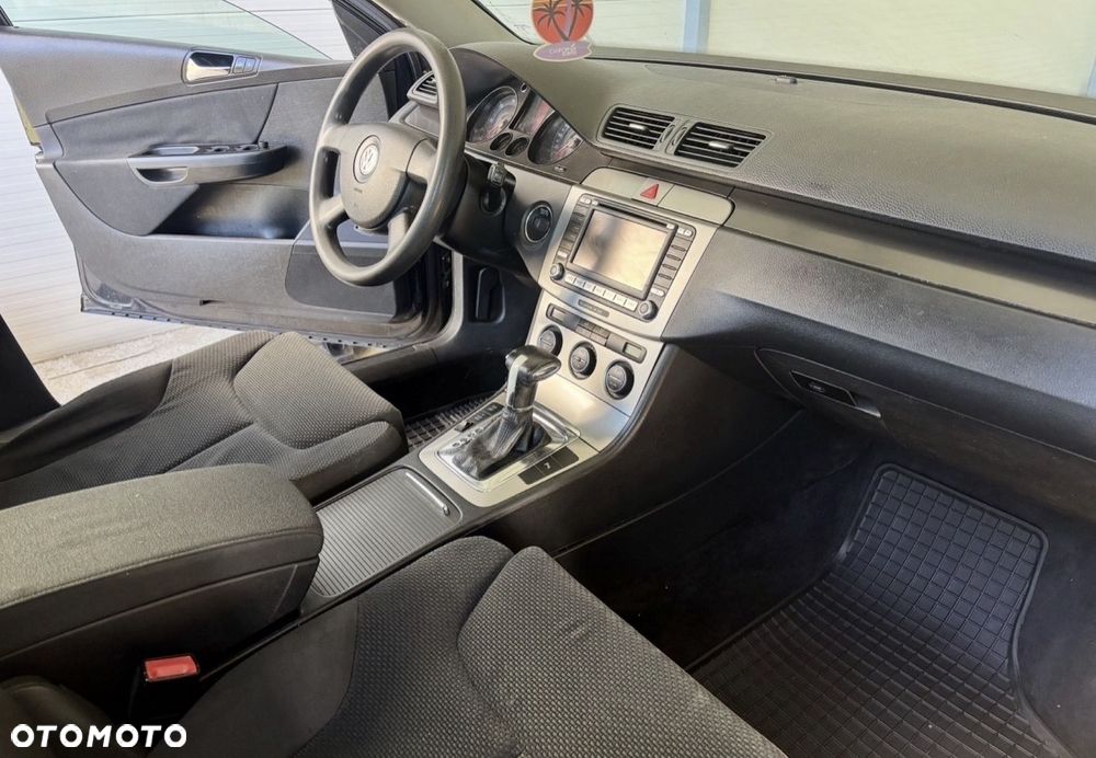 Volkswagen Passat 2.0 TDI DSG Comfortline - 8