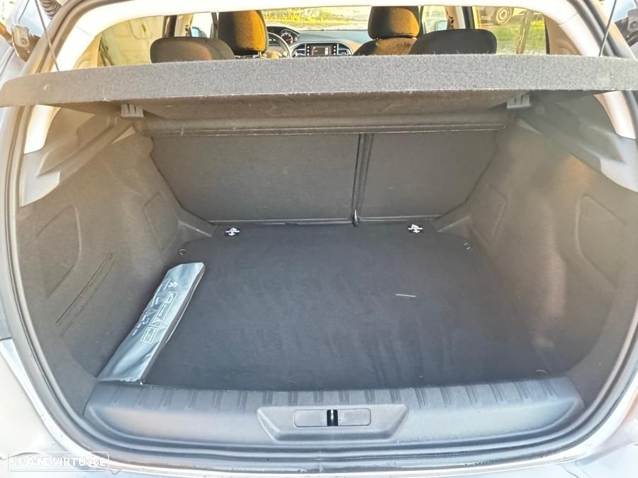 Peugeot 308 1.6 BlueHDi Style J17 - 11