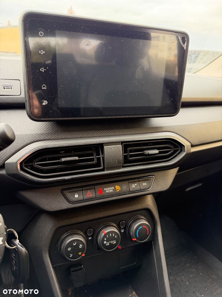 Dacia Sandero TCe 90 Essential - 18