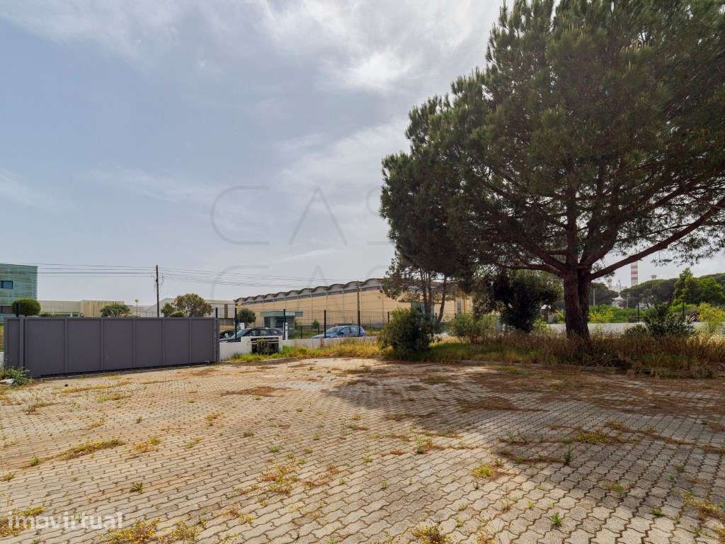 Armazém no Parque Industrial da Mitrena - Grande imagem: 4/20