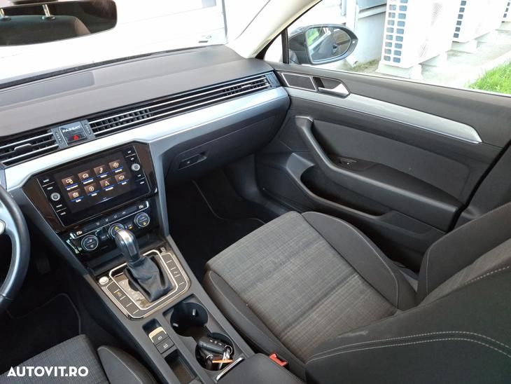 Volkswagen Passat 2.0 TDI SCR DSG Elegance - 20