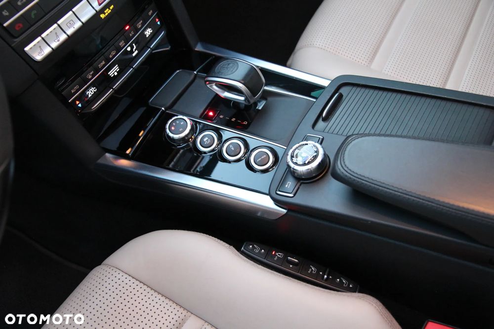 Mercedes-Benz Klasa E 63 AMG S 4-Matic - 23