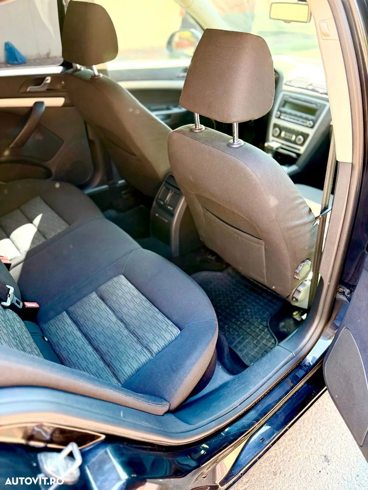 Skoda Octavia 2.0 TDI Ambiente DSG - 9