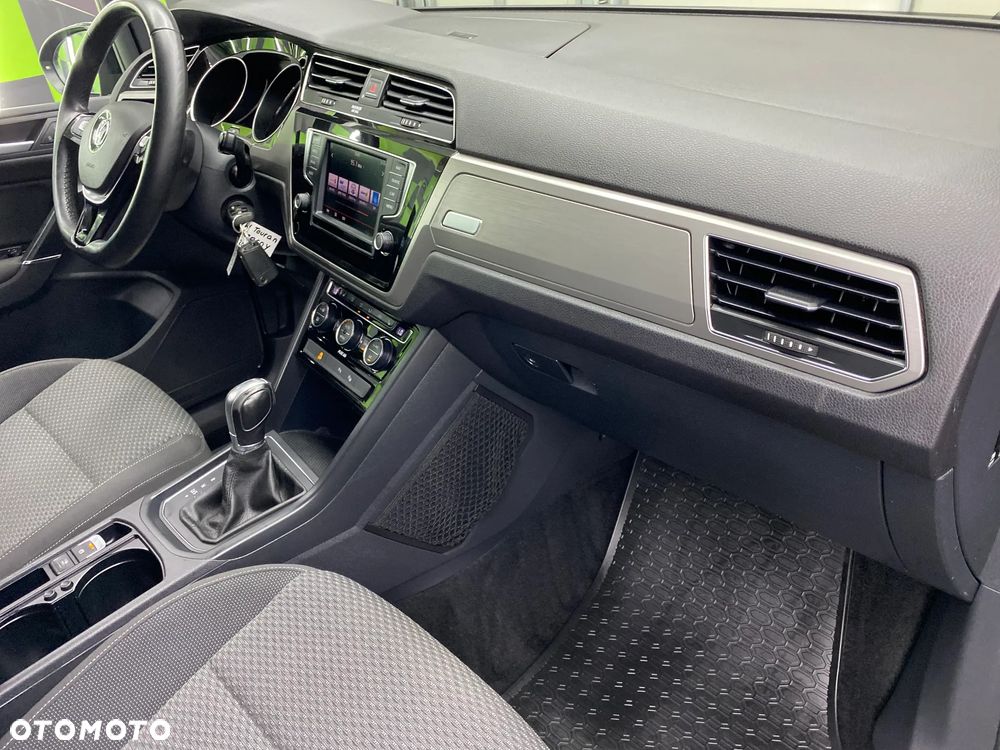 Volkswagen Touran 1.4 TSI BMT Highline DSG - 25