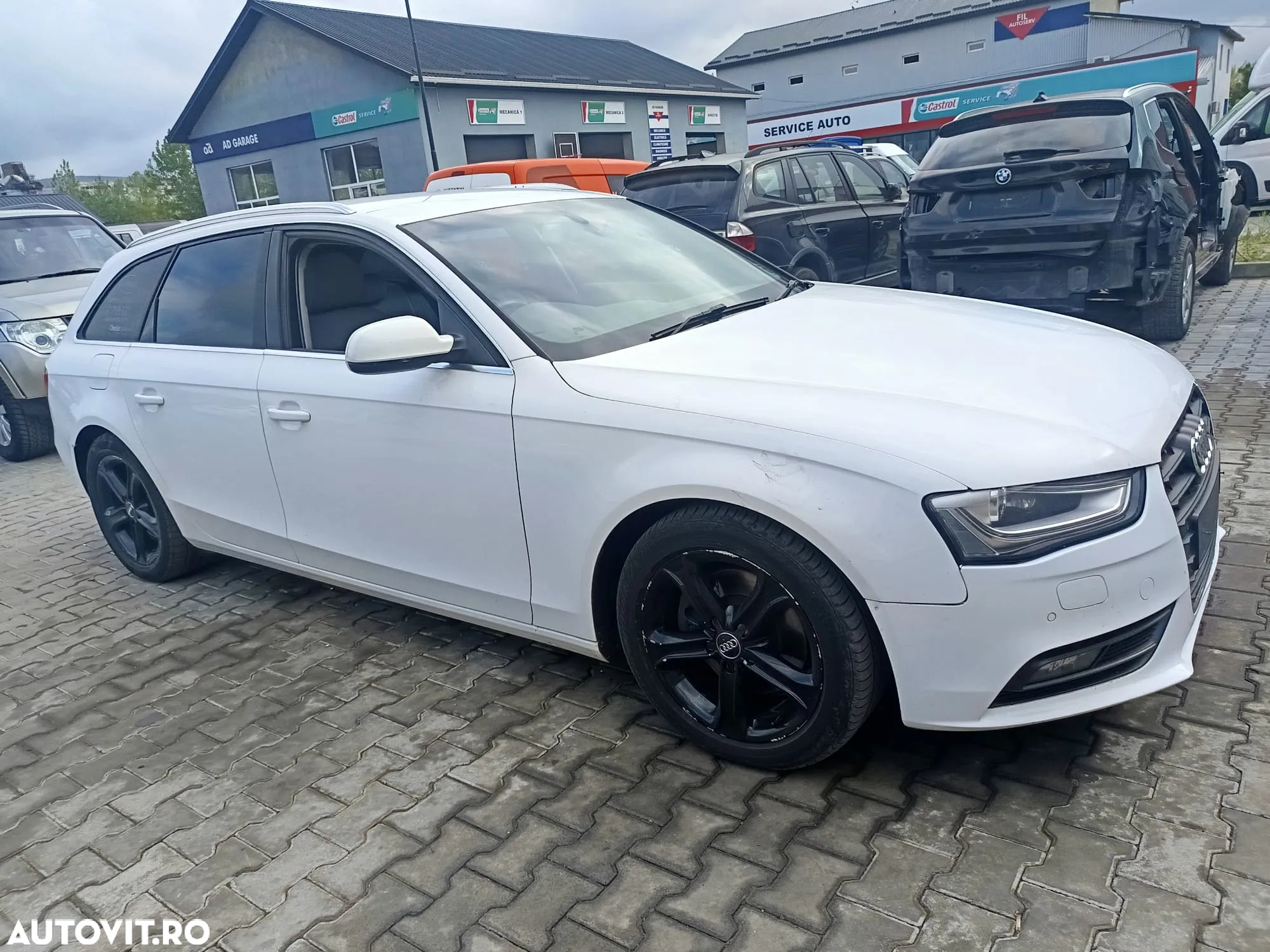 Dezmembram Audi A4 B8 Facelift 2011 2.0 diesel, Cod motor: CJCB, cutie manuala - 2
