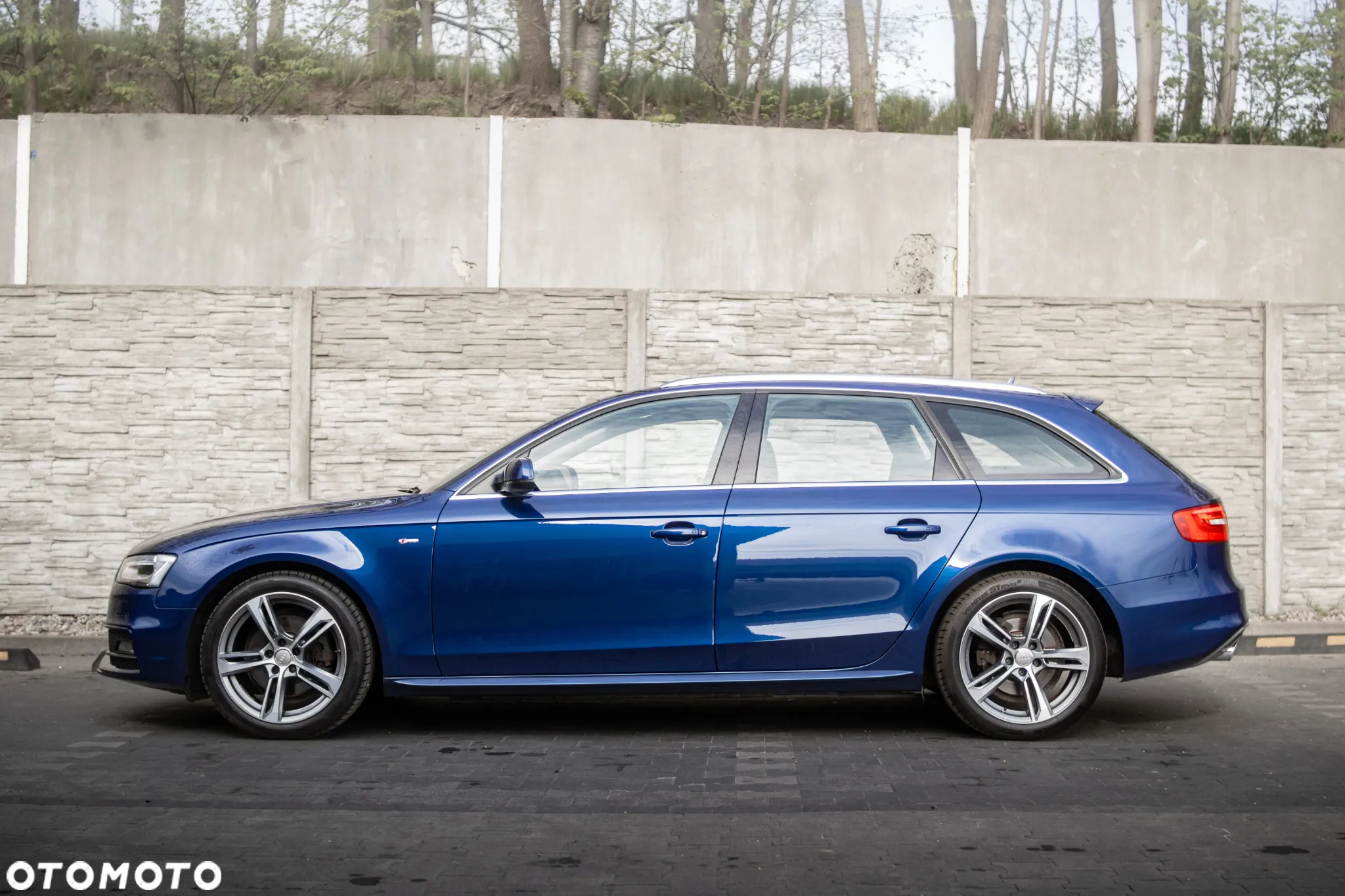 Audi A4 Avant 2.0 TDI DPF quattro S line Sportpaket - 4