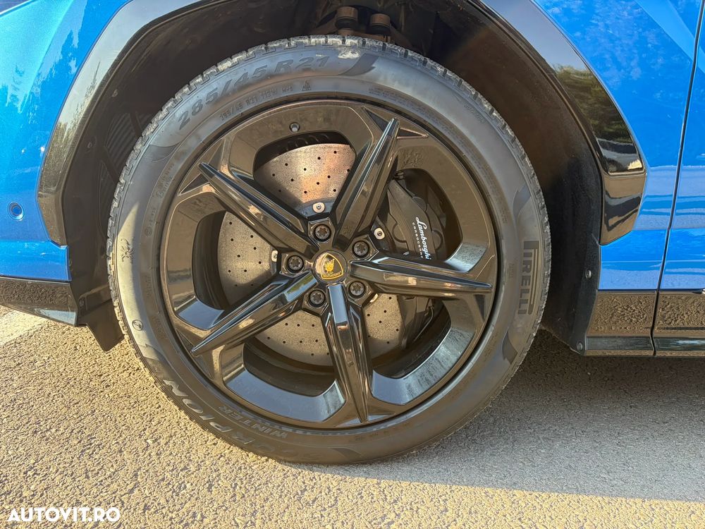 Lamborghini URUS - 33