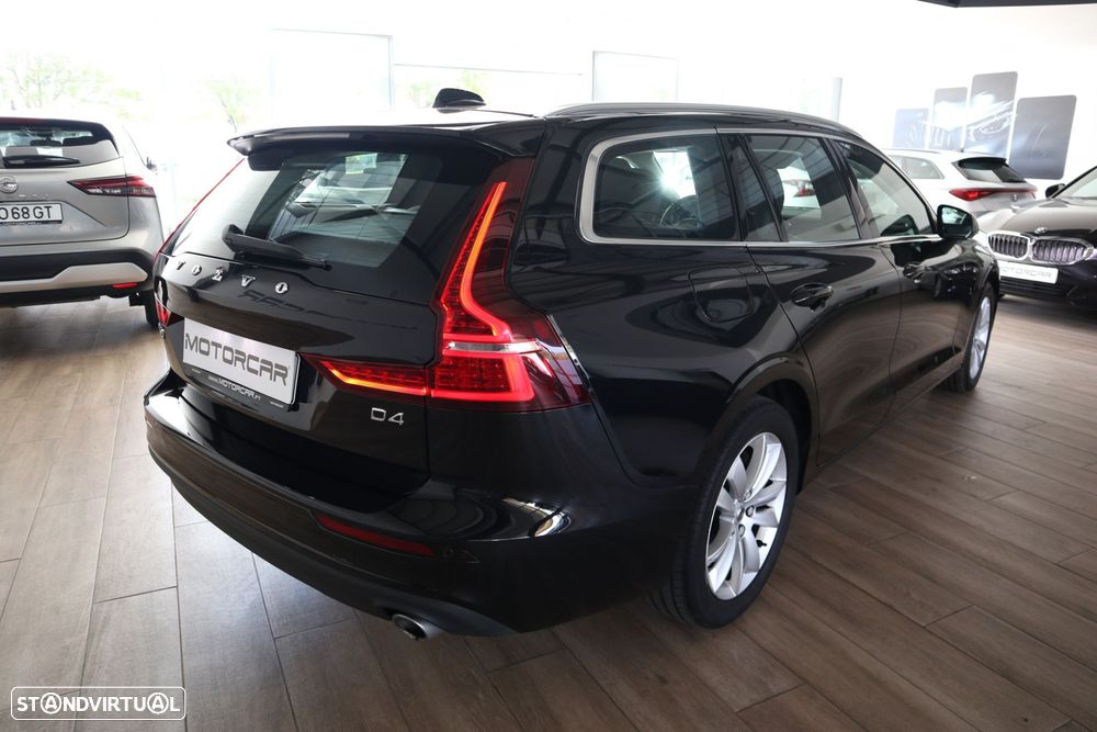 Volvo V60 2.0 D4 Momentum Geartronic - 8