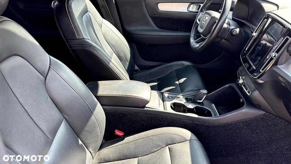 Volvo XC 40 T4 AWD Geartronic Momentum Pro - 19