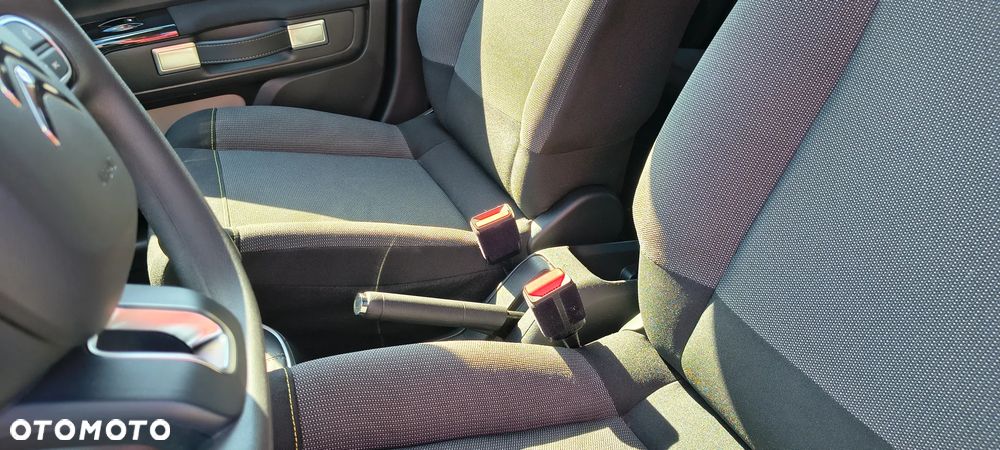 Citroën C3 1.2 PureTech Shine - 23