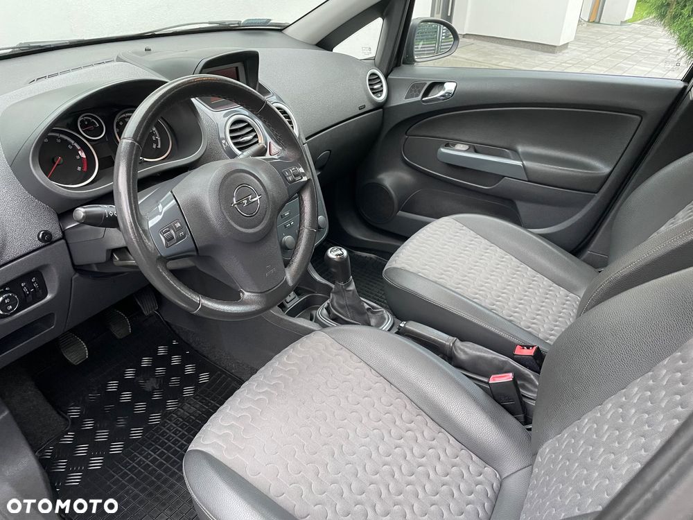 Opel Corsa 1.2 16V Cosmo - 5