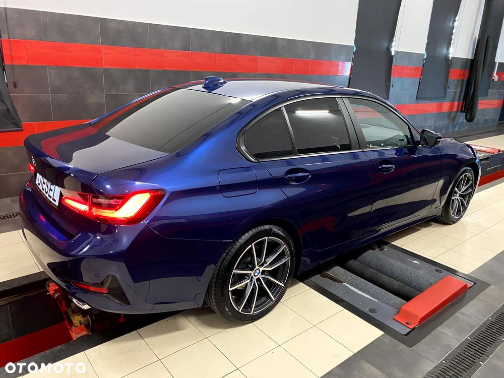 BMW Seria 3 320d Sport - 17