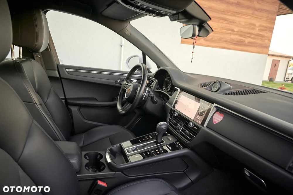 Porsche Macan - 36