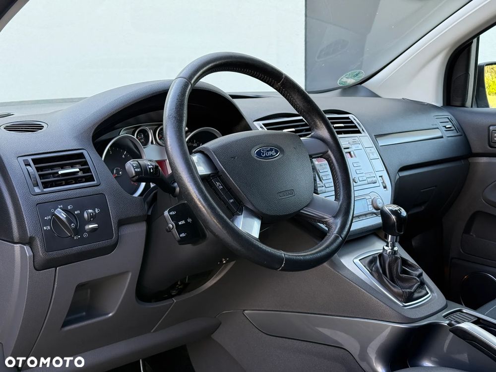 Ford Kuga - 30