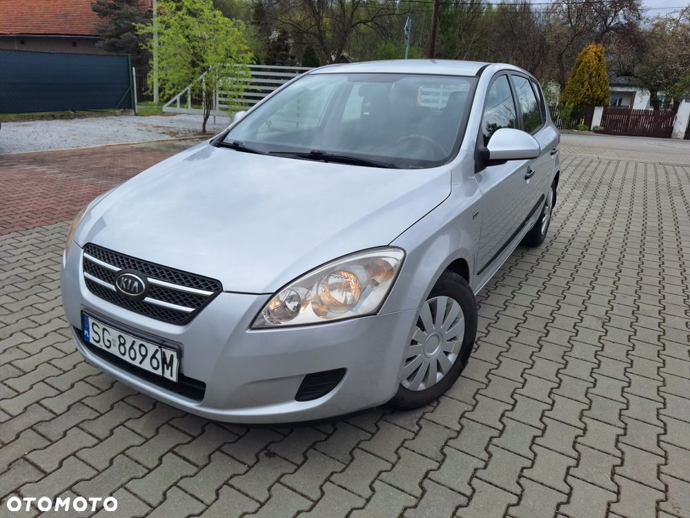 Kia Ceed - 21