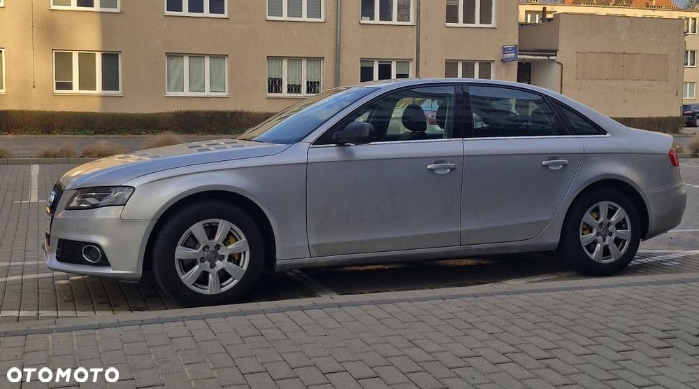 Audi A4 Limousine - 4