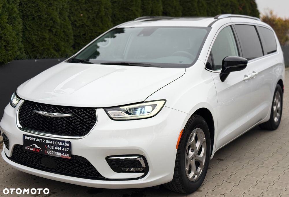 Chrysler Pacifica - 1