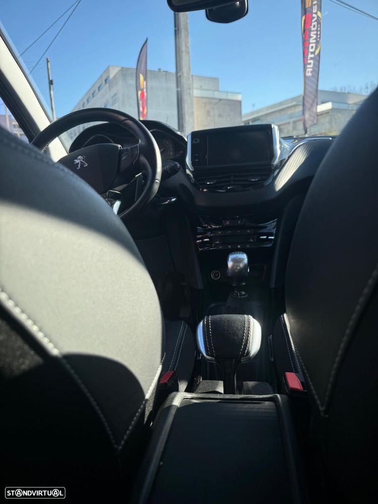 Peugeot 2008 PureTech 130 Allure - 18