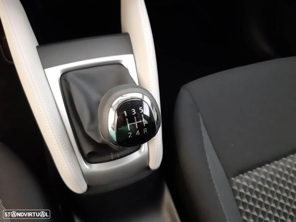 Nissan Micra 1.0 IG-T Acenta — fotografia 8