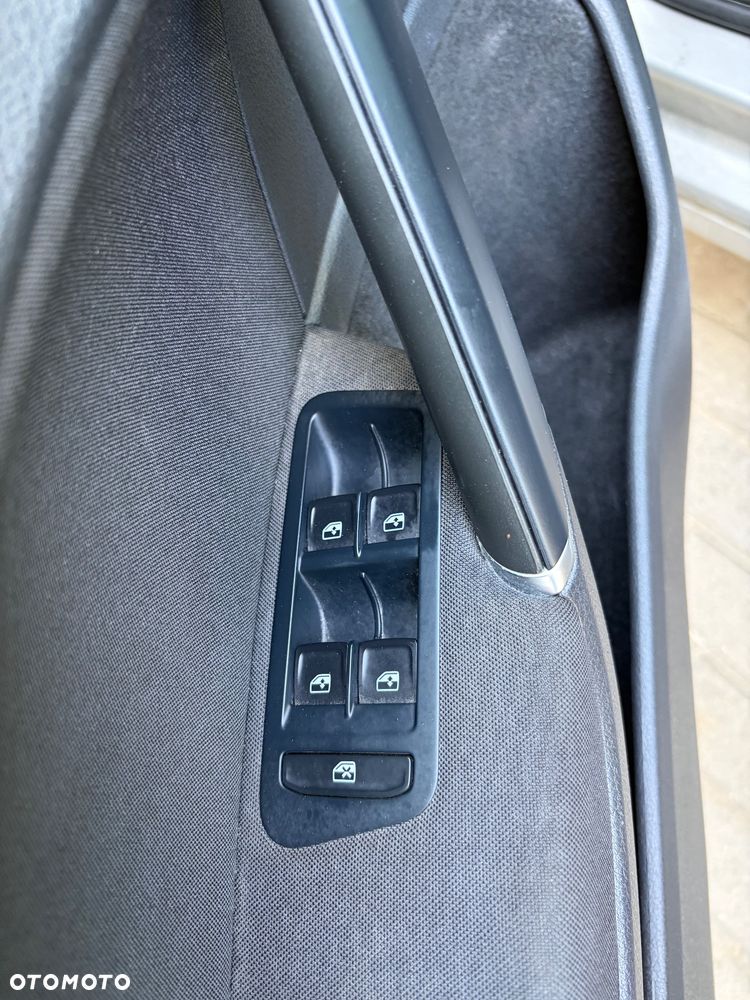 Volkswagen Golf e-Golf - 23