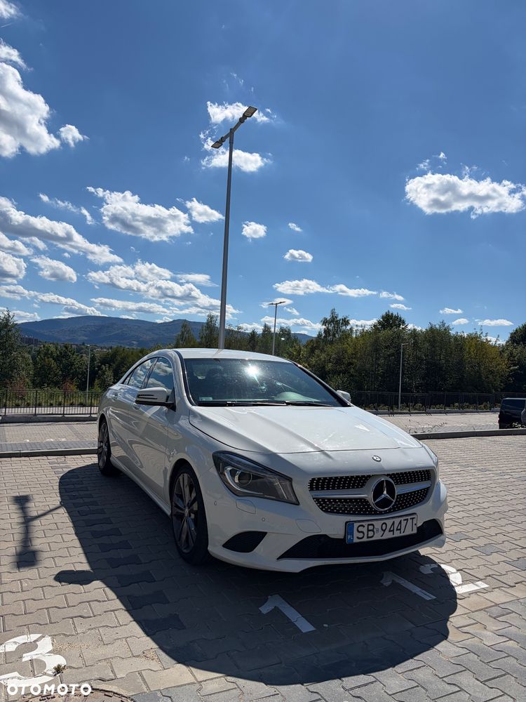 Mercedes-Benz CLA 180 7G-DCT Urban - 2