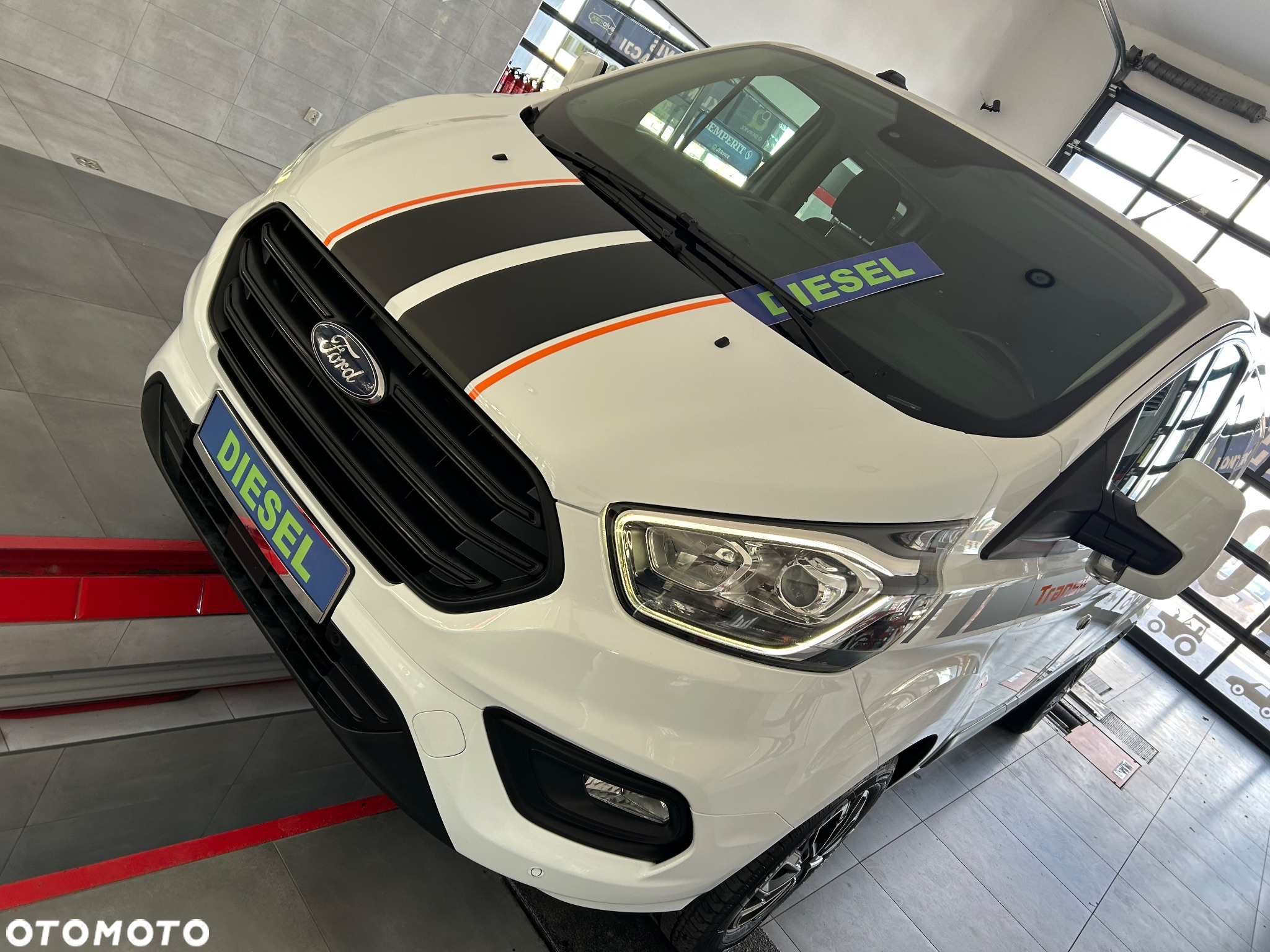 Ford Transit Custom 320 L1H2 VA Trend Nugget - 3