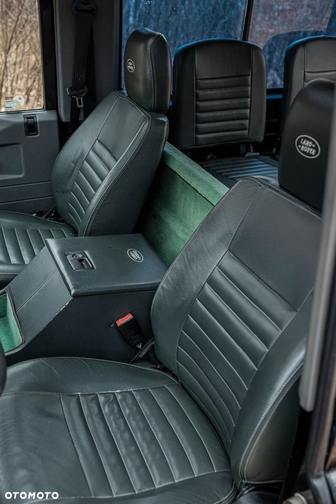 Land Rover Defender - 23