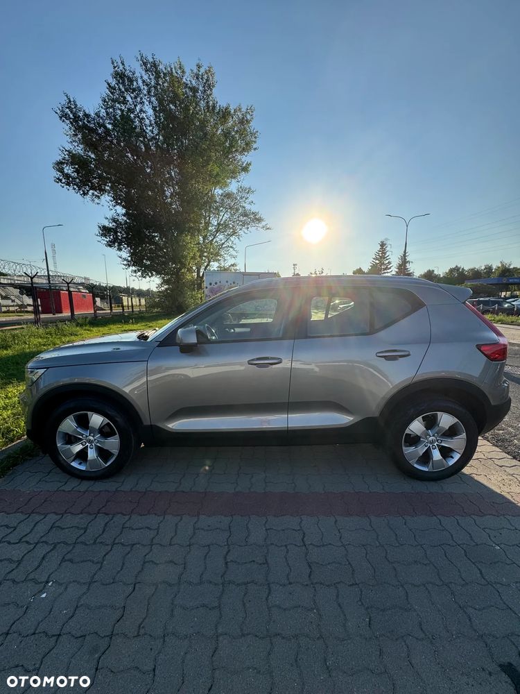 Volvo XC 40 T3 Momentum Pro - 4