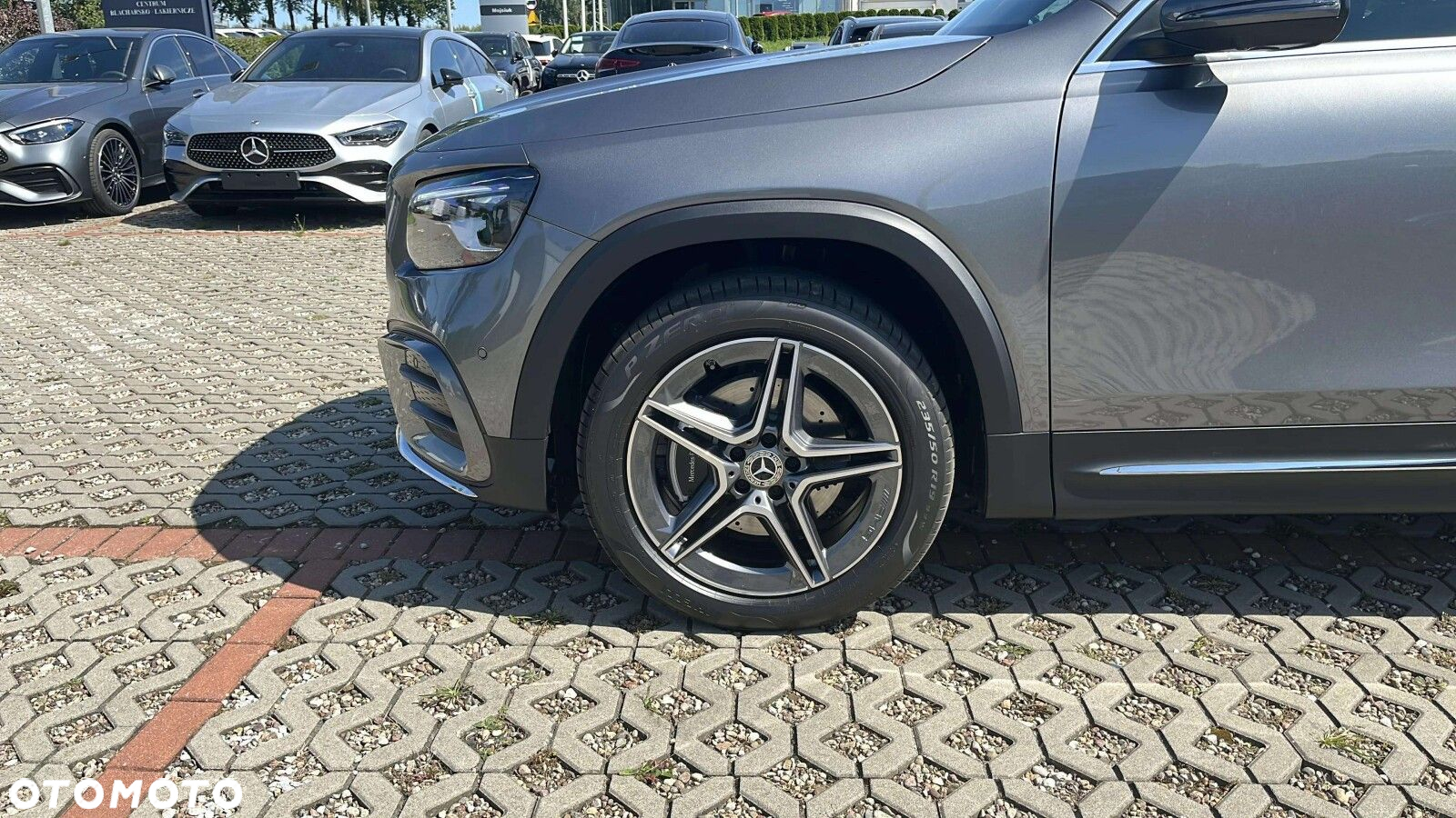 Mercedes-Benz GLB - 22