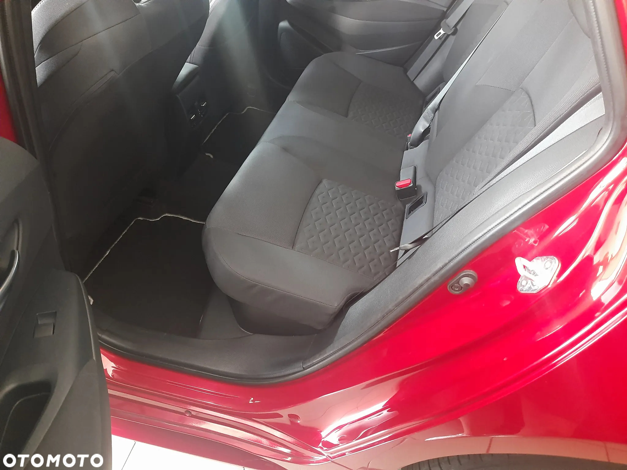 Toyota Corolla 2.0 Hybrid Touring Sports Team Deutschland - 10