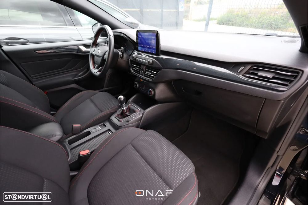 Ford Focus 1.5 EcoBoost S&S ST-LINE - 26