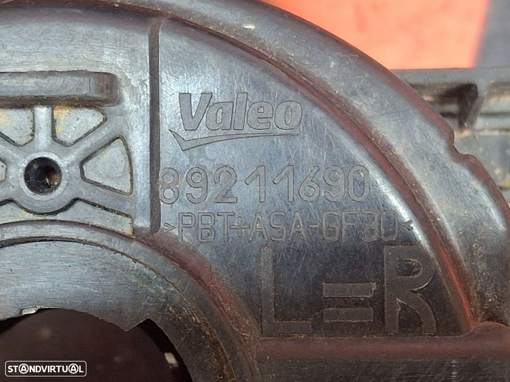 Farolim Nevoeiro Frente Direito Peugeot Partner Caixa - 4