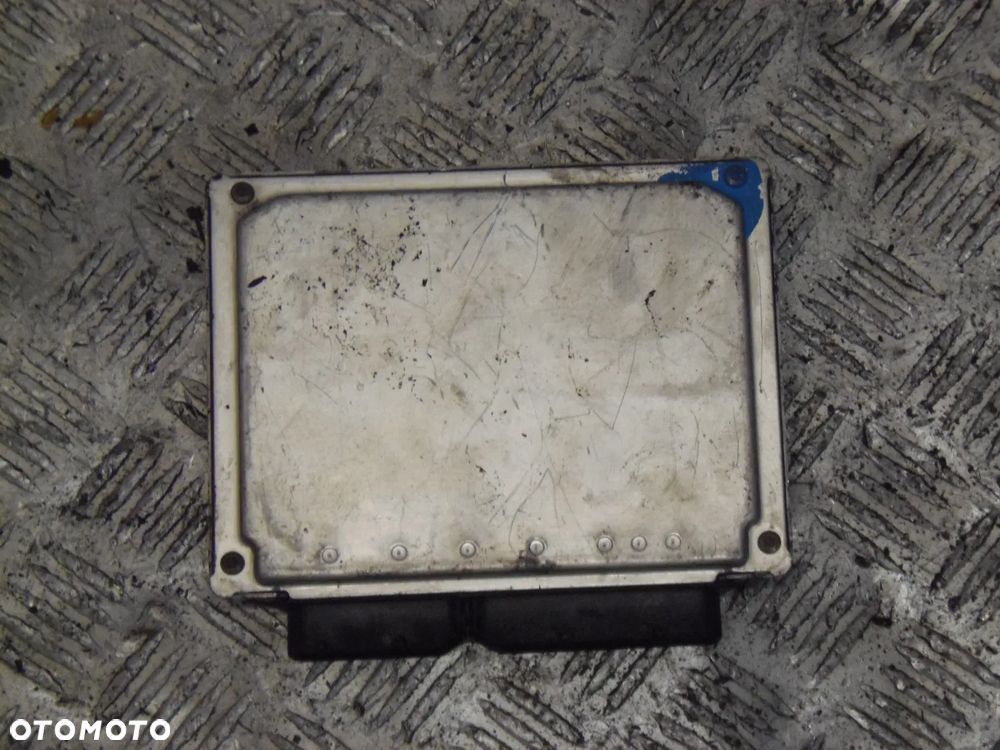 STEROWNIK SILNIKA KOMPUTER VW PASSAT 2.0 FSI 3B0907557R - 2