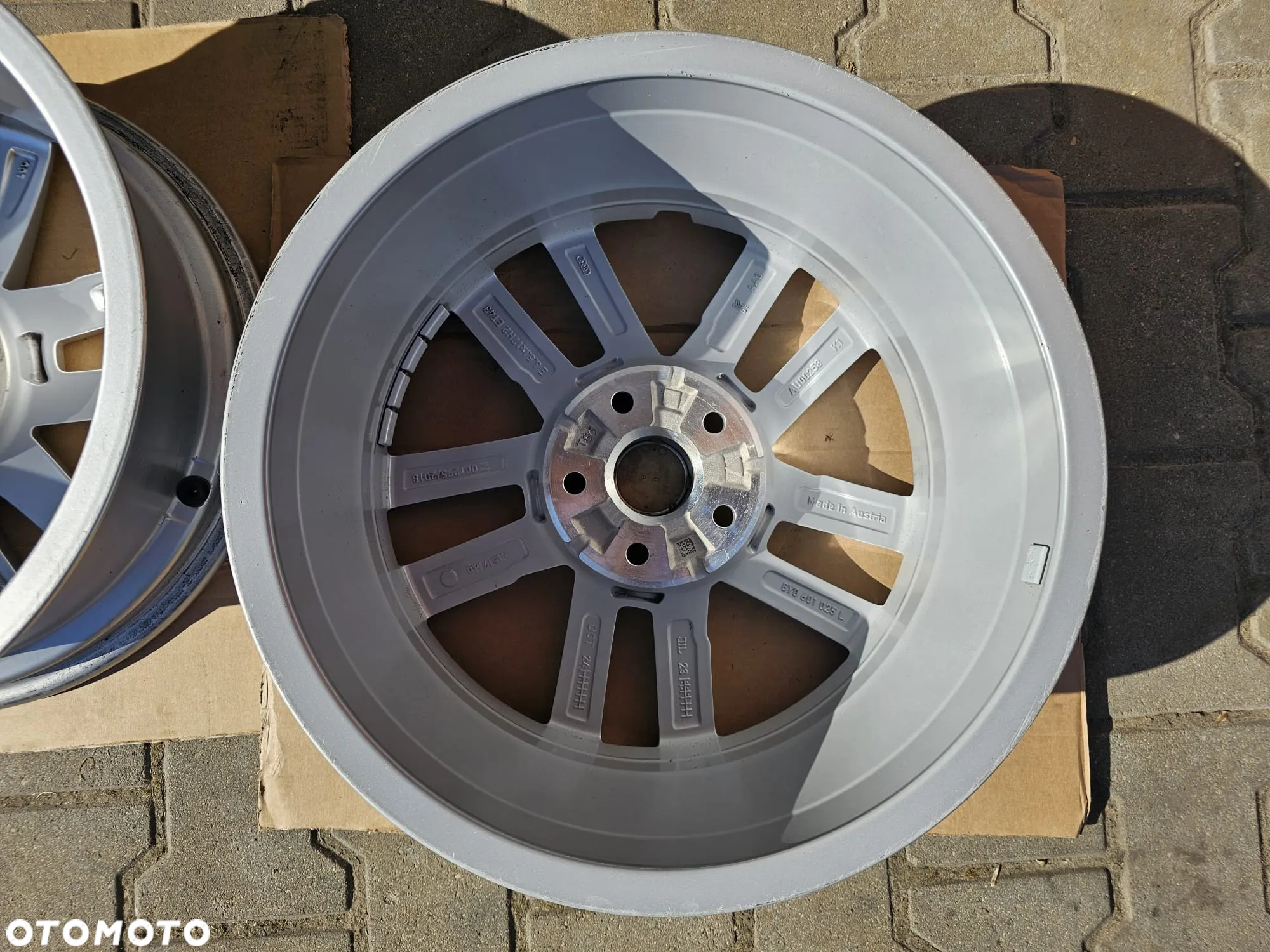 Audi OE A3 A4 A6 Volkswagen Golf Skoda Octavia Seat Leon / 8Y0601025L / 6,5Jx17 ET43 5x112 - 15
