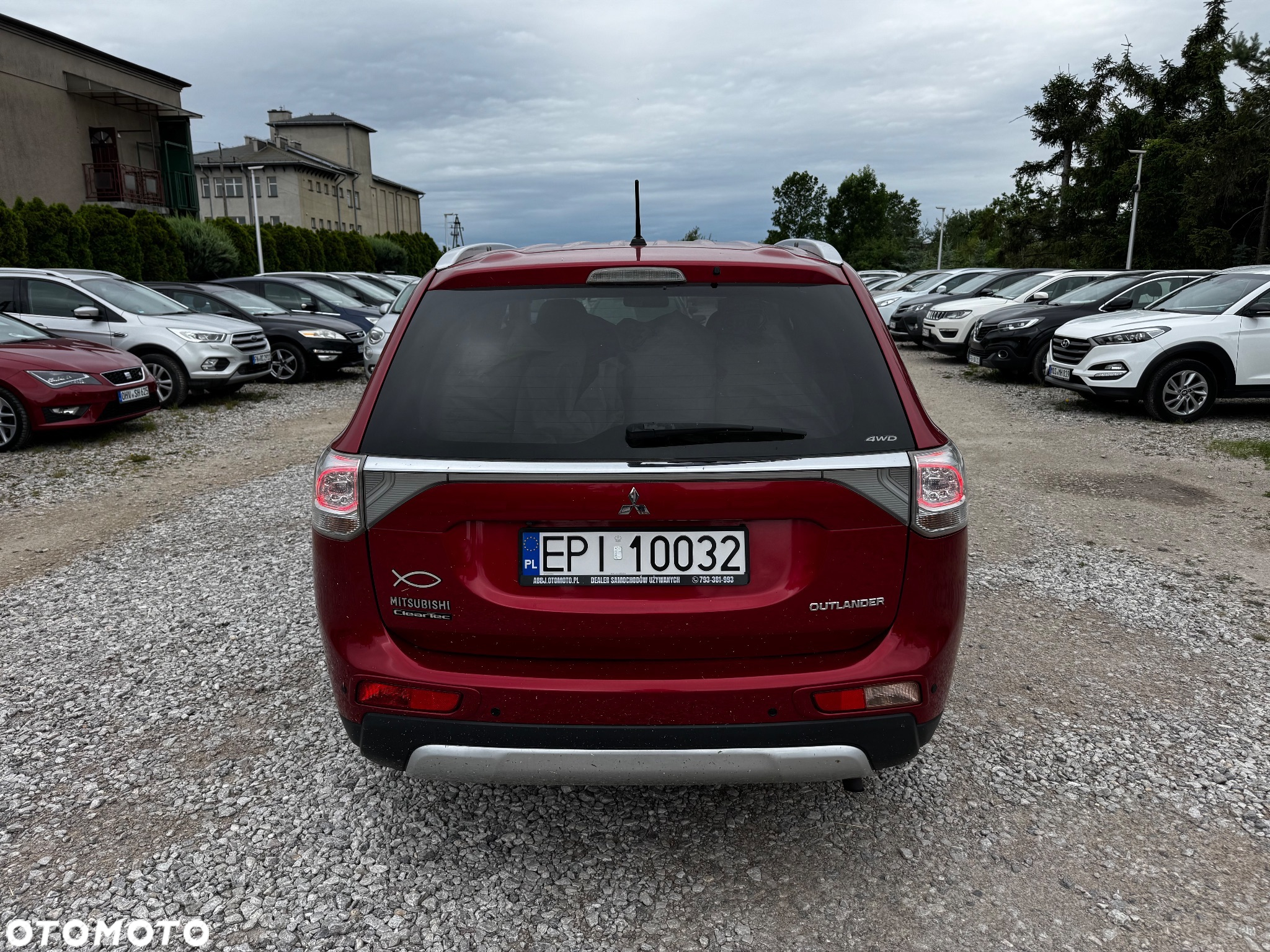 Mitsubishi Outlander 2.0 Instyle + 4WD CVT - 5