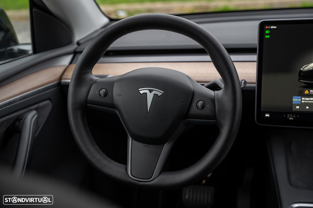 Tesla Model Y Long Range Dual Motor AWD - 38