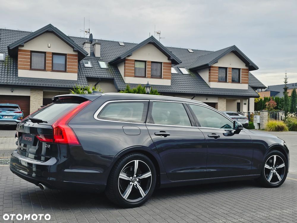 Volvo V90 D3 Momentum Pro - 24