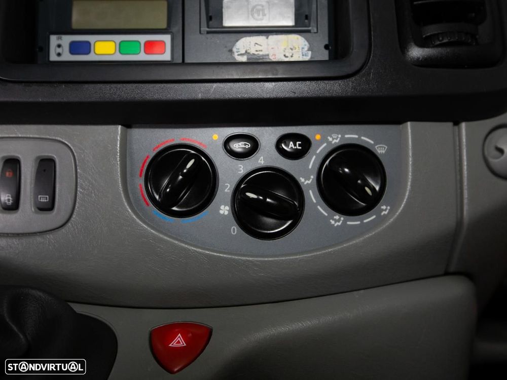 Renault Trafic 3L C/IVA C/frio L1H1 - 14