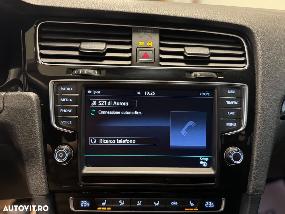Volkswagen Golf 2.0 TDI DPF BlueMotion Technology Style - 20