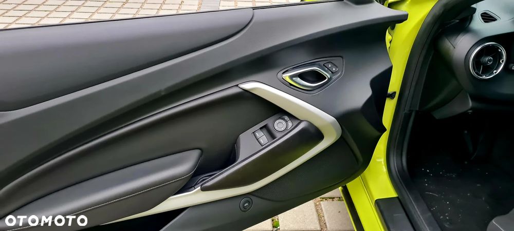 Chevrolet Camaro Coupe 2.0 - 20