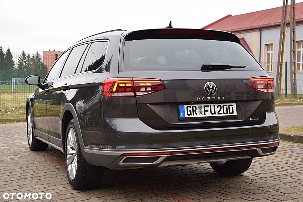 Volkswagen Passat Alltrack 2.0 TDI SCR DSG 4Motion - 3