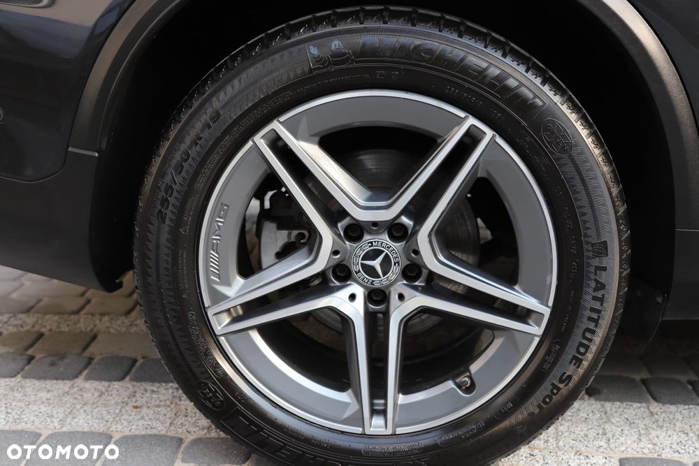 Mercedes-Benz GLC 200 4Matic 9G-TRONIC AMG Line Plus - 27