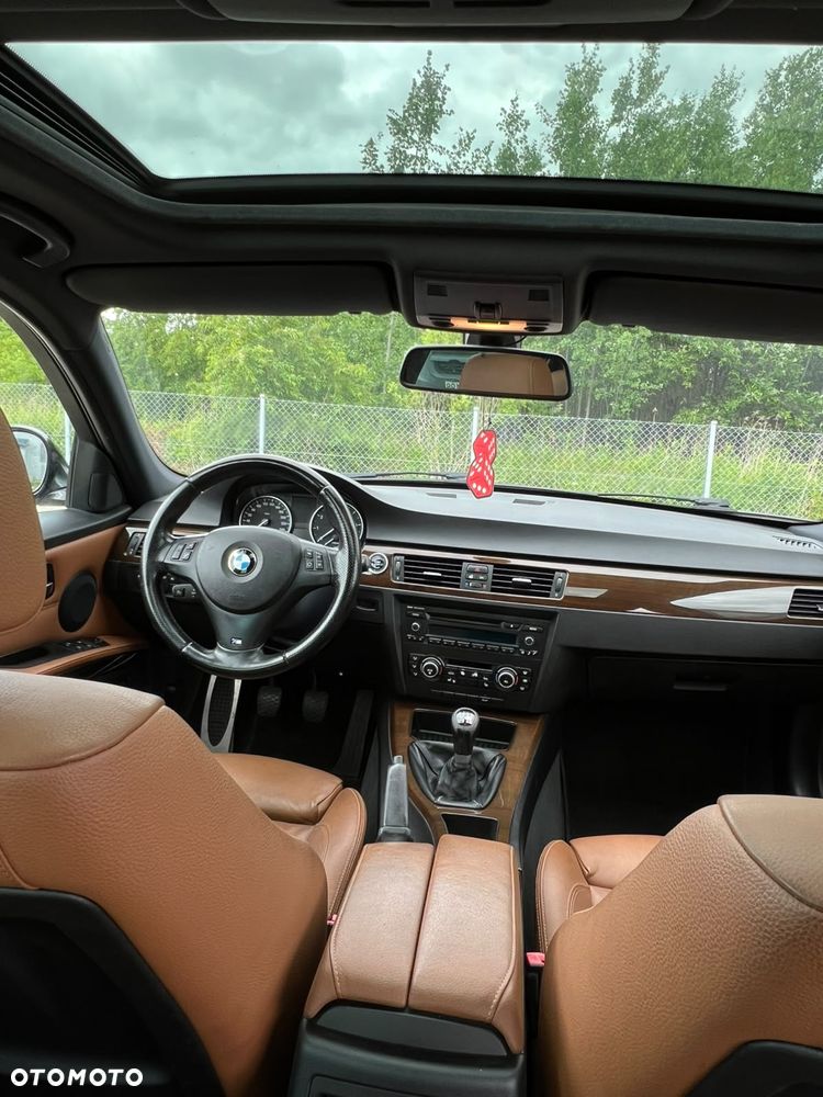 BMW Seria 3 320i - 10